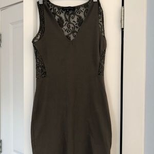 Dark Green dress with a lace back 🟢